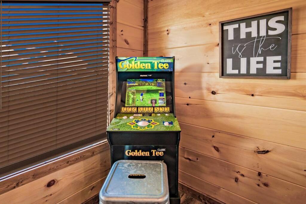 Shelter Me - 5 Miles To Dollywood , Hot Tub, Wi-Fi, Game Room Піджен-Фордж Екстер'єр фото